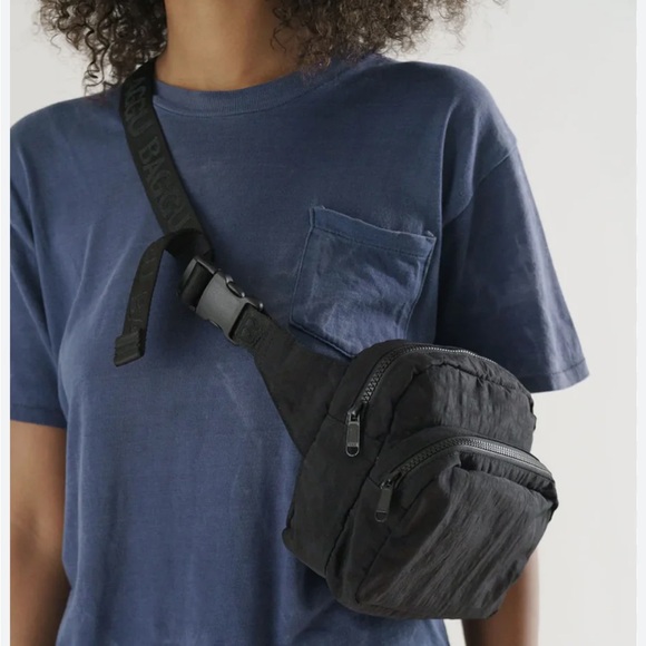 BAGGU Black Fannypack Bag with Dual Zip Pockets - Picture 2 of 14